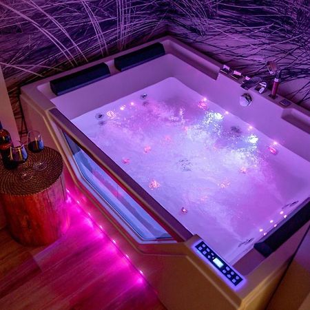 Apartament Z Jacuzzi & Sauna Chillout Kolobrzeg Bagian luar foto