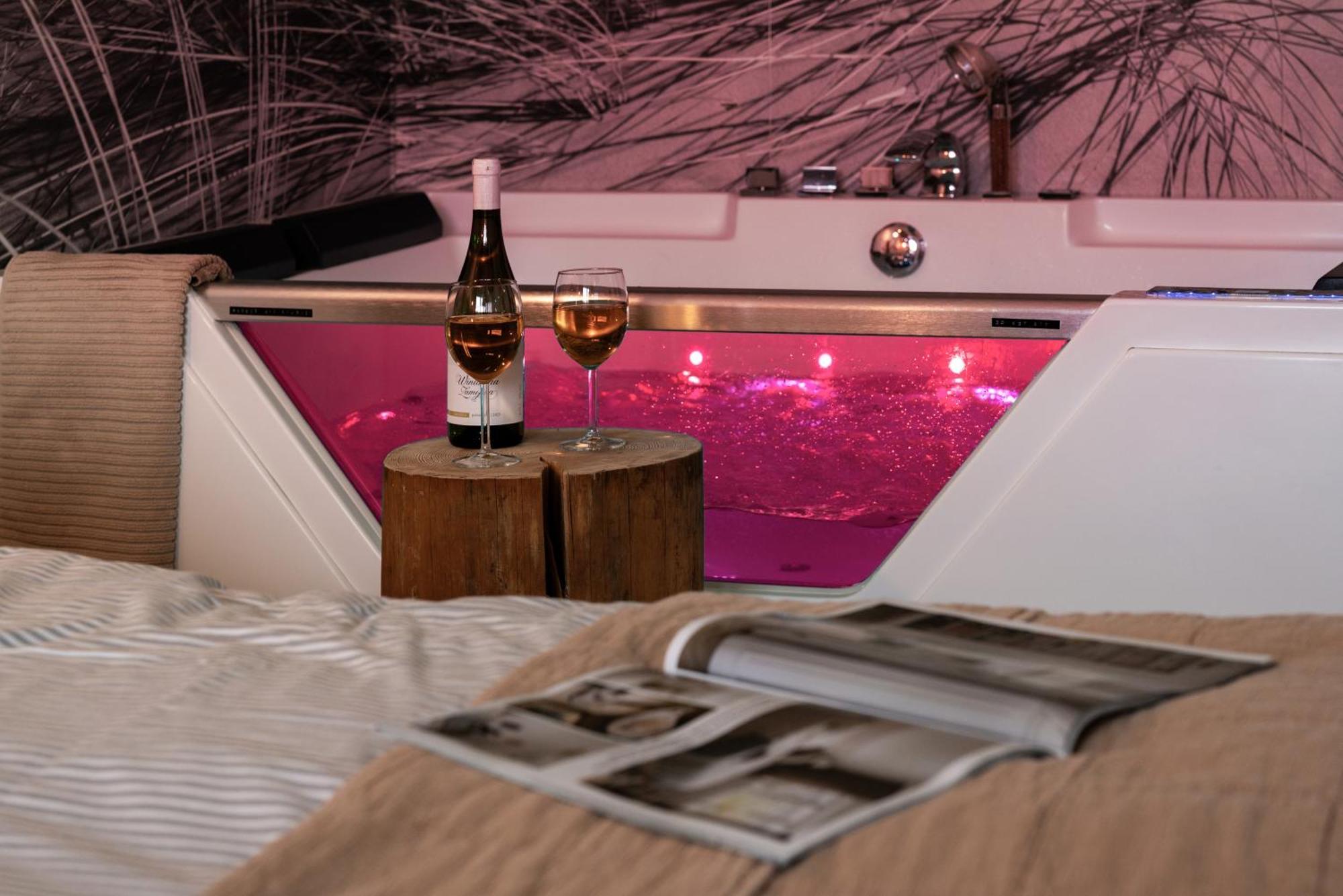 Apartament Z Jacuzzi & Sauna Chillout Kolobrzeg Bagian luar foto